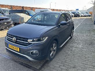 uszkodzony samochody osobowe Volkswagen T-Cross 1.0 TSI STYLE 2022/11