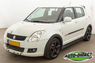 Damaged car Suzuki Swift 1.3 Airco Camera Shogun 2009/2