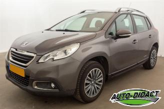 Vaurioauto  passenger cars Peugeot 2008 1.6 VTi Airco Navi Active 2014/6