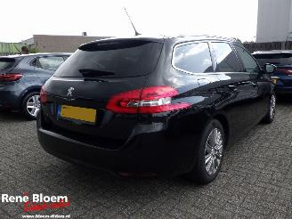 Vaurioauto  passenger cars Peugeot 308 SW 1.2 PureTech Premium 131pk 2018/6