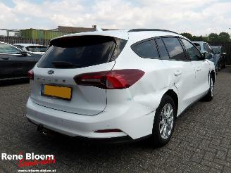 Damaged car Ford Focus 1.0 EcoBoost Connected 2022/5