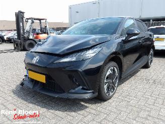 Vaurioauto  passenger cars MG MG4 Electric Comfort 64kWh 2024/9