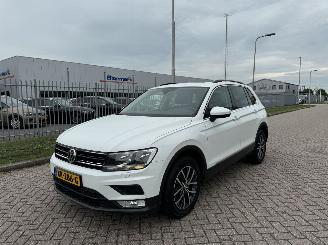 Vaurioauto  passenger cars Volkswagen Tiguan 2.0 TDI DSG  4Motion 2016/7