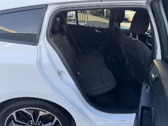 Ford Focus 1.0 Ecoboost ST Line picture 16