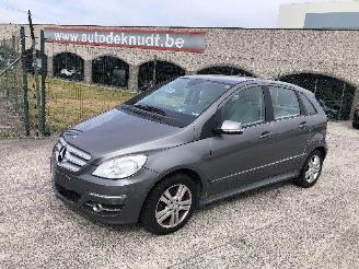 skadebil auto Mercedes B-klasse 200 CDI 2010/3