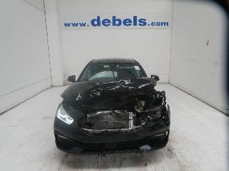 krockskadad bil auto BMW 1-serie I 2021/6