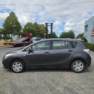 krockskadad bil auto Toyota Verso ACTIVE 2012/2