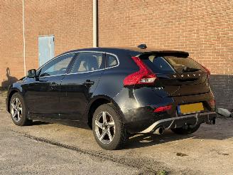 Volvo V-40 2.0 D2 R Design picture 13